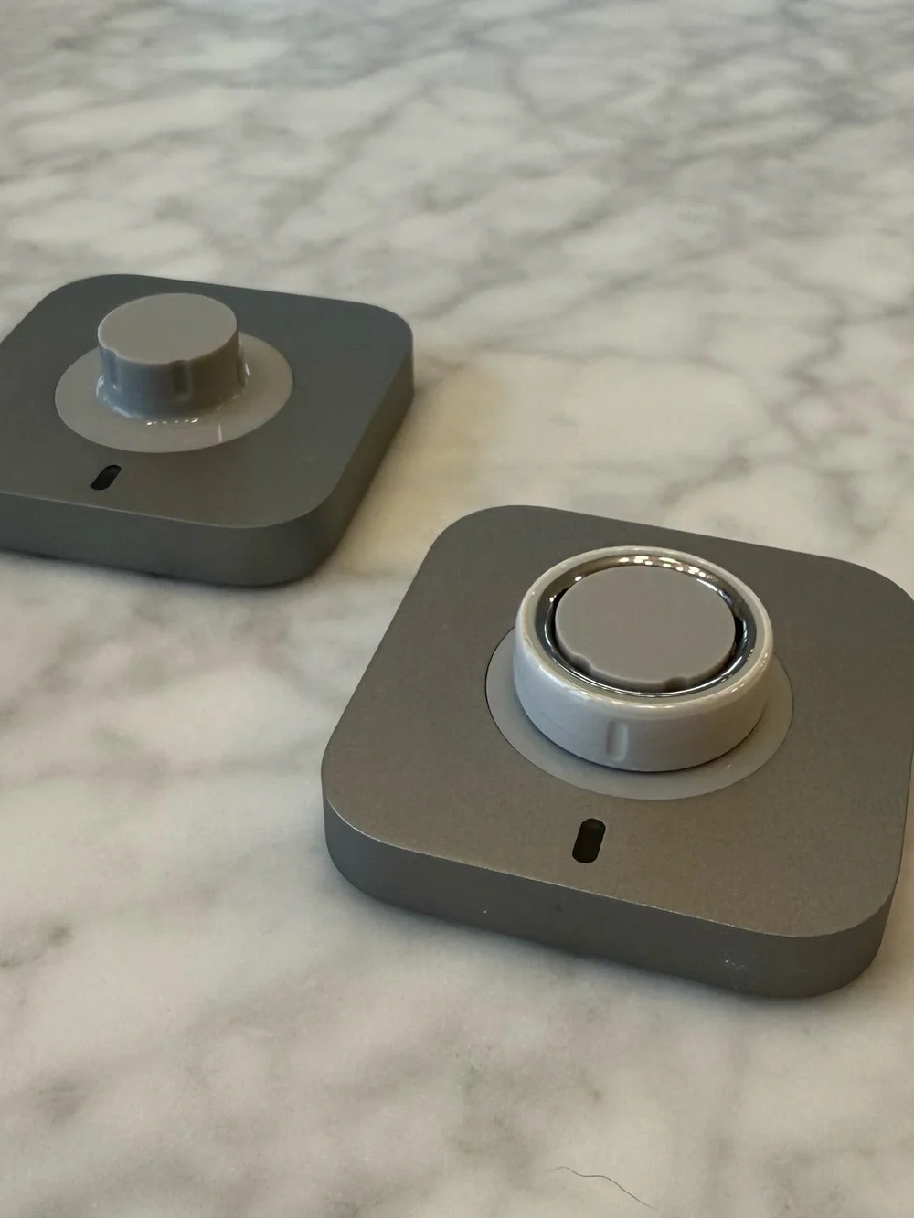 Oura ring gen 4 size 6 white ceramic with extra charging dock (like new)